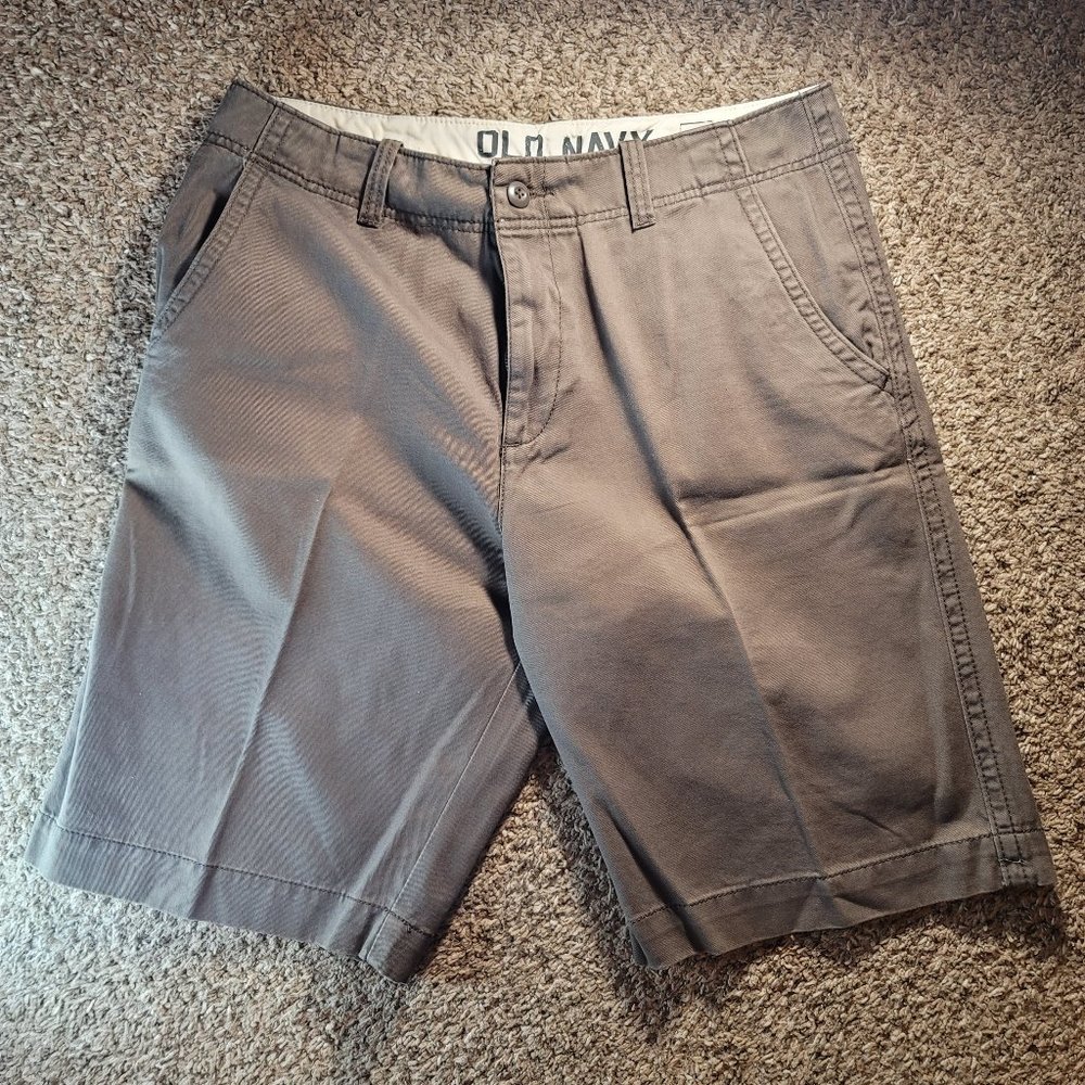 Old Navy Men’s 11" Classic Flat-Front Shorts Size 32 – Brown Casual Chino Style